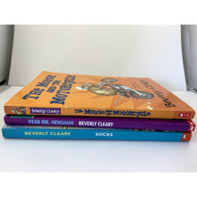 Load image into Gallery viewer, Lot of 3 Classic Beverly Cleary Children&#39;s Chapter Books - Very Good Condition
