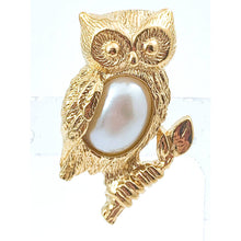 Load image into Gallery viewer, Avon Friendly Critters Owl Tac Pin - 1995 - Faux Pearl Cabochon Belly
