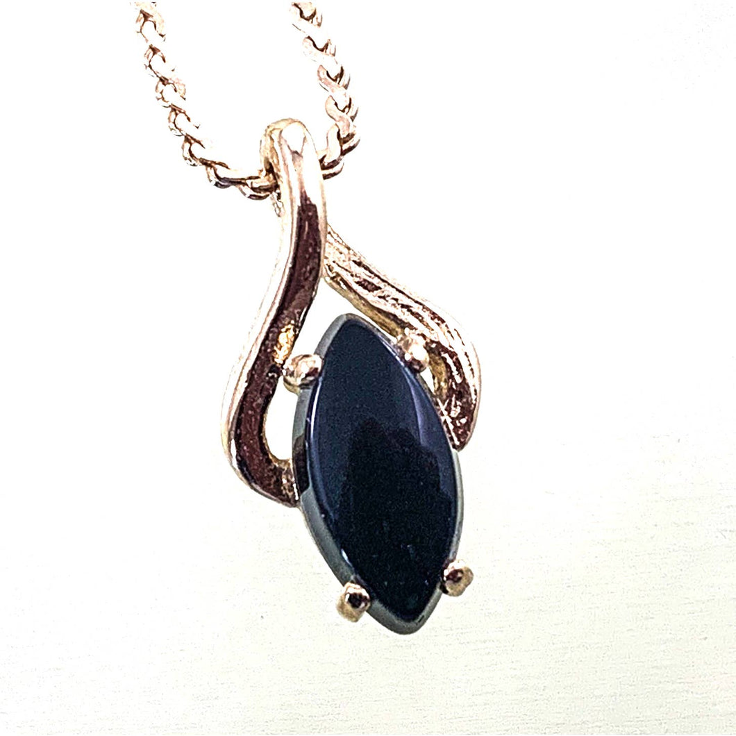 Delicate Marquis-Cut Polished Onyx Pendant with Gold-Tone Chain