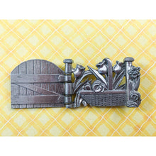 Load image into Gallery viewer, Longaberger® Collectors Club Tulip / Hinged Garden Gate Brooch / Pin
